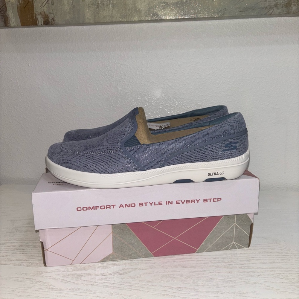 NWT Sketchers On the Go Bliss Sneakers - Picture 3 of 8
